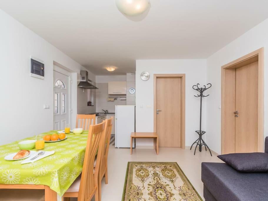 Apartment F-3 Klimno Exteriör bild